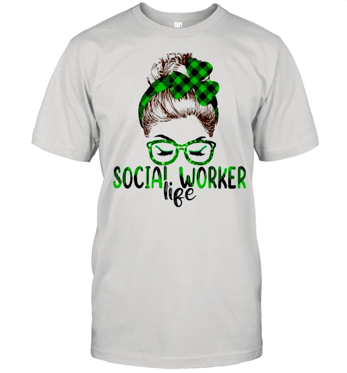 Lucky Social Worker St Patricks Day Irish Shamrock Nurse  Classic Men's T-shirt
